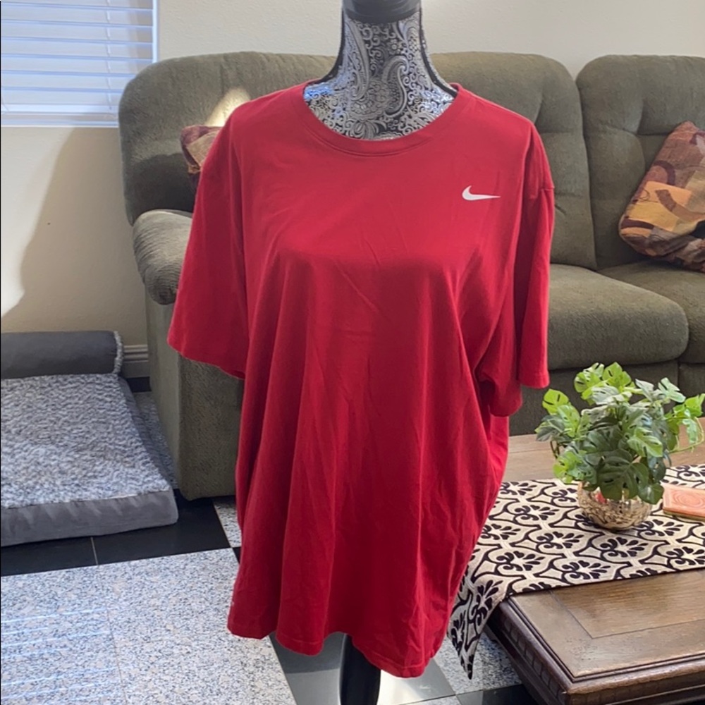 Men’s Nike T-shirt